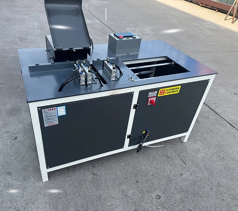 0-200mm Fully Automatic Aluminum Corner Code Cutting Saw with Auto Feeding & Counting (3)