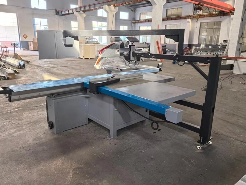 3200mm Woodworking CNC Positioning Automatic Cutting Panel Saw Auto Feeding Table Saw Machine (6) 3200mm Woodworking CNC Positioning Automatic Cutting Panel Saw Auto Feeding Table Saw Machine (6)