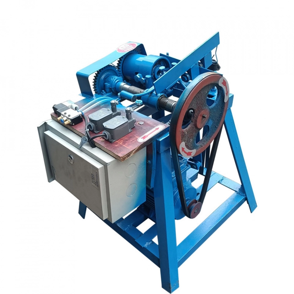 High efficient circular rod tooth-discharging machine making wooden stick broom handle (5)