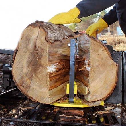 Log splitters Log splitters