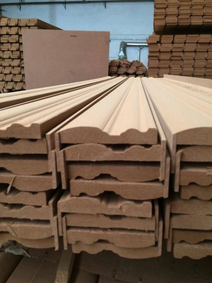 MB101/MB102/MB105 Woodworking Line Pressing and Surface Moulding Machine for Precision Wood Line Processing (4) MB101/MB102/MB105 Woodworking Line Pressing and Surface Moulding Machine for Precision Wood Line Processing (4)