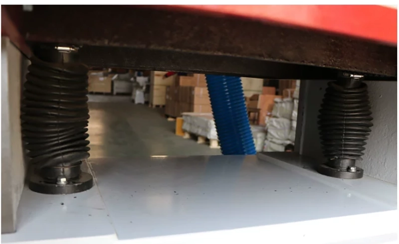 Heavy‑duty Single‑Side Wood Thickness Planer MB104F / MB105F / MB106F Woodworking Machine for Hardwood Processing (7)