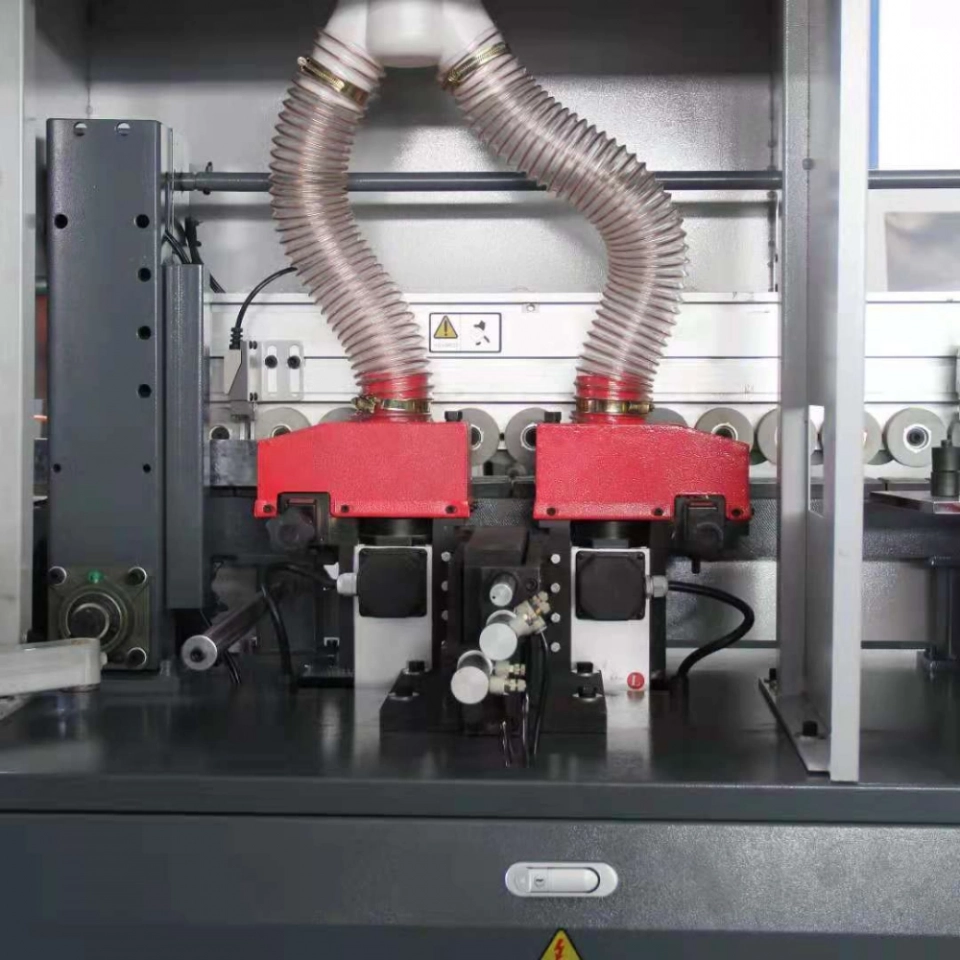 MDF Wood Edge Banding Machine Pre-milling Corner Trimming Grooving Edge Bander Machinery (4) MDF Wood Edge Banding Machine Pre-milling Corner Trimming Grooving Edge Bander Machinery (4)