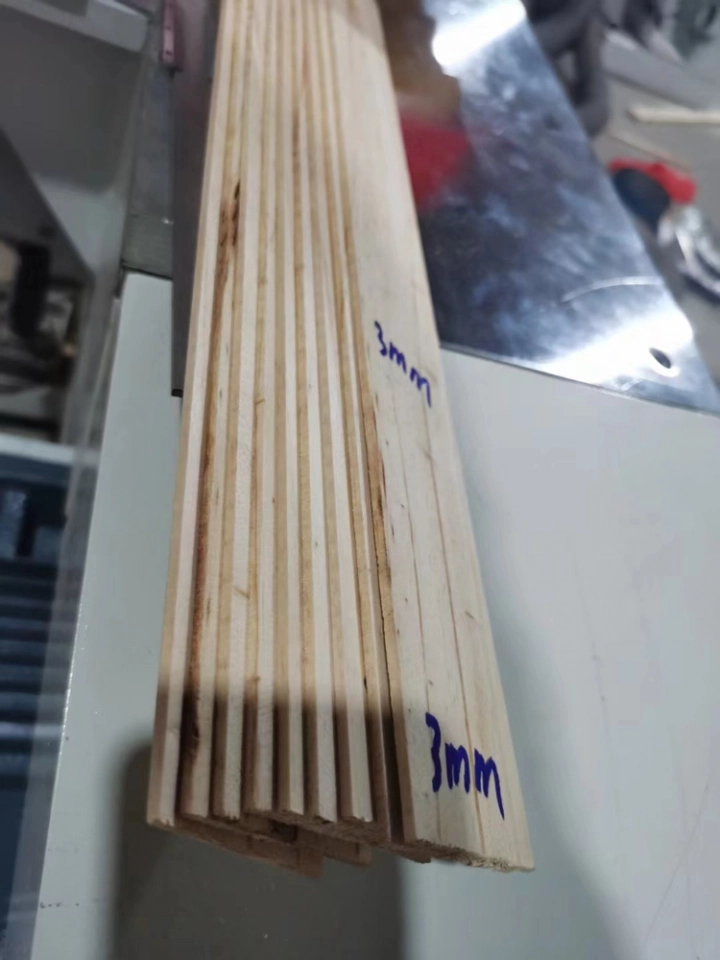 MJ200 Wood Working Sawing Machine Multi blade cut rip saw machine For Furniture (7) MJ200 Wood Working Sawing Machine Multi blade cut rip saw machine For Furniture (7)