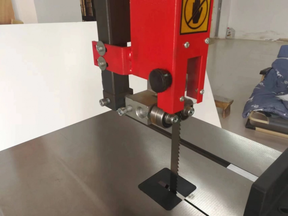 MJ394/MJ395/MJ396/MJ397/MJ398 Big Straight/Curve Cutting Vertical Woodworking Band Saw For Sale (5)