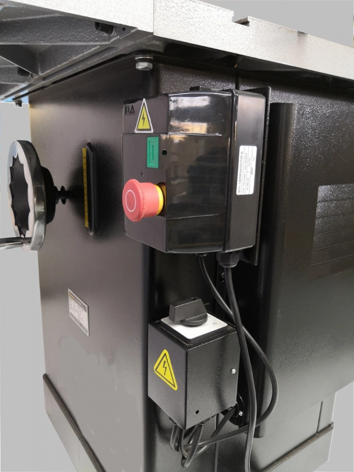 Single-spindle woodworking milling W0401F four-speed high-speed woodworking end milling machine (5) Single-spindle woodworking milling W0401F four-speed high-speed woodworking end milling machine (5)